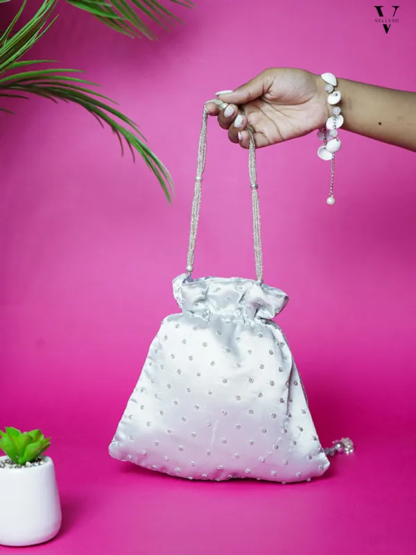 velleso_silver_potli_bag
